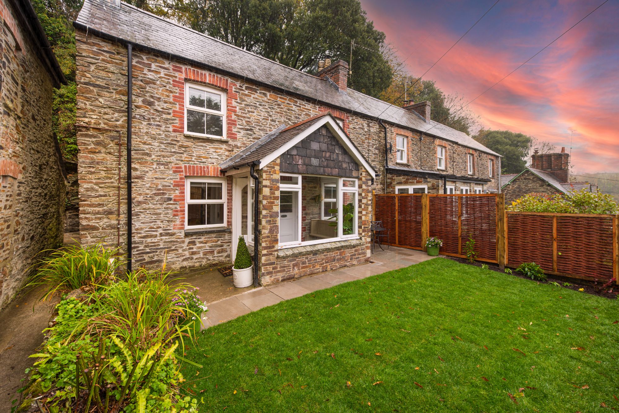 1 Rock Cottages, Little Petherick from Harbour Holidays