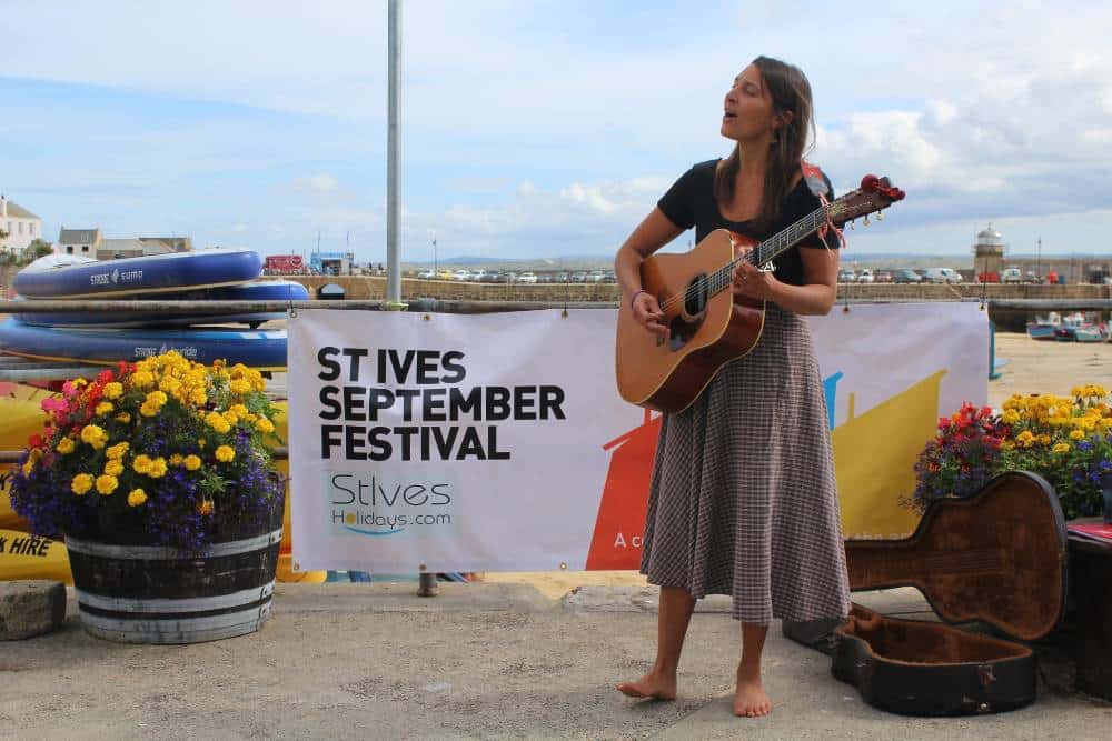Busker at St Ives September Festival