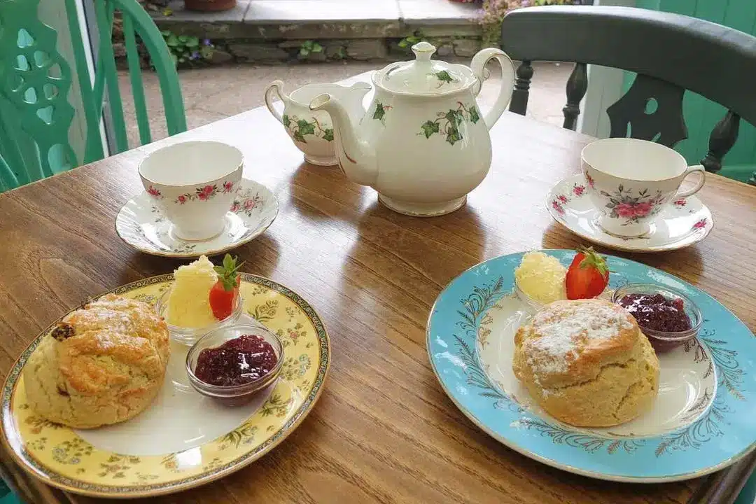 Cream tea at St Mawgan Tearoom