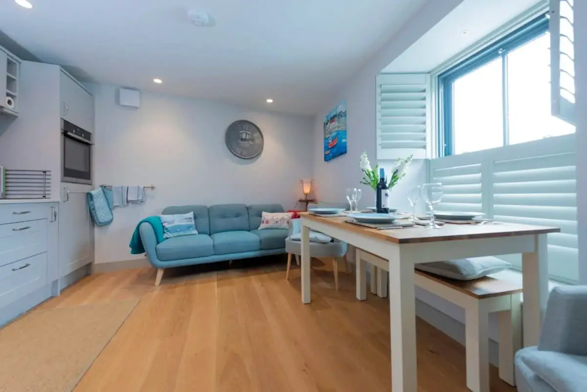 Sitting room diner in Harlyn cottage, Padstow
