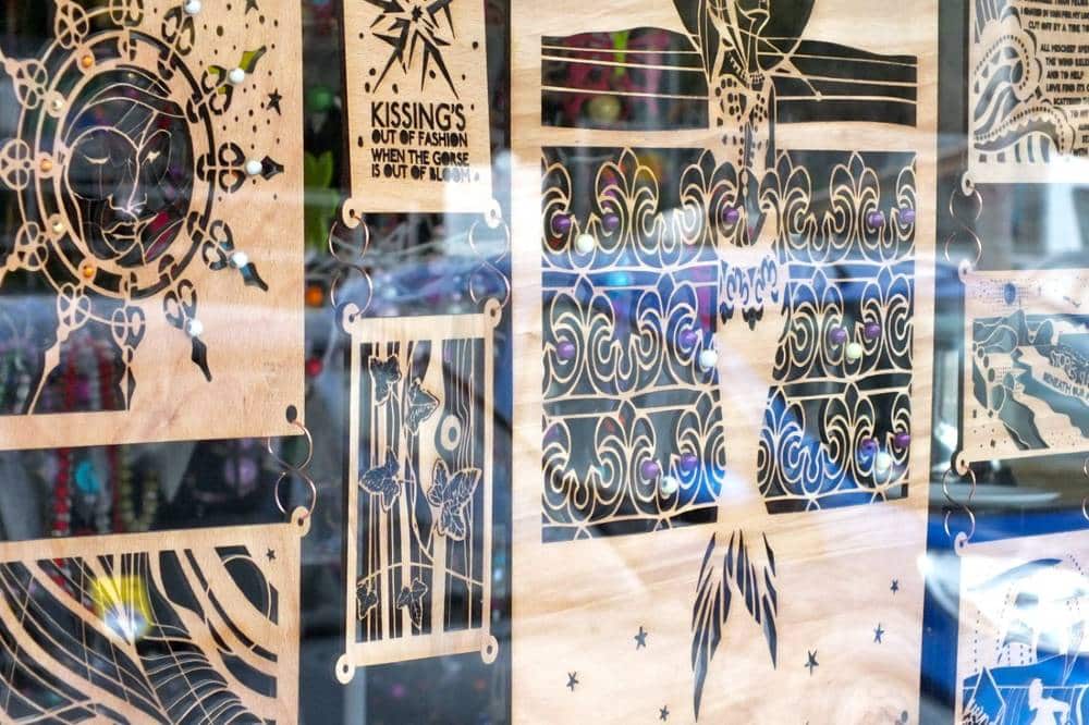 kara and dave art shop in Mwgan Porth